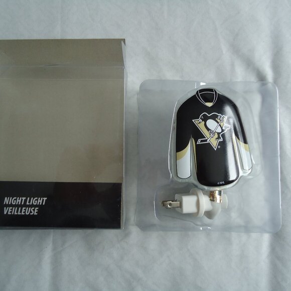 Pittsburgh Penguins Night Light - Picture 2 of 6